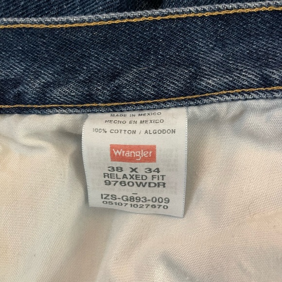 Wrangler Relaxed Fit Jeans - Picture 7 of 7